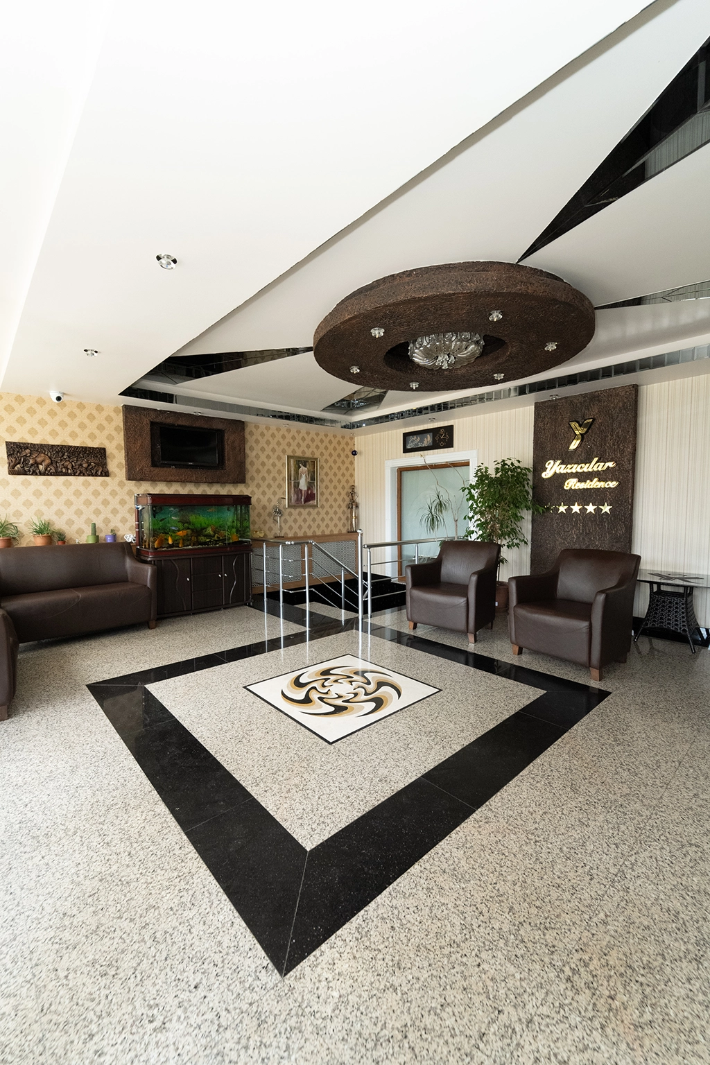 Merkez 1 — İncivez